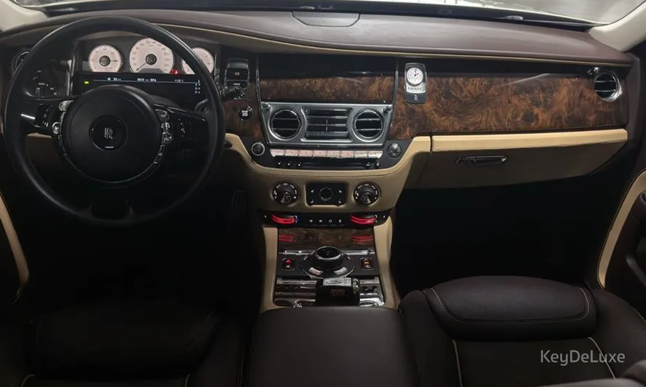 Rolls-Royce Ghost 6.6 EWB V12