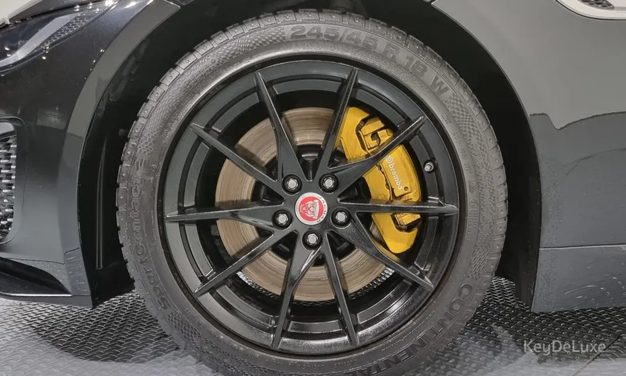 Jaguar F-TYPE P300 Coupe