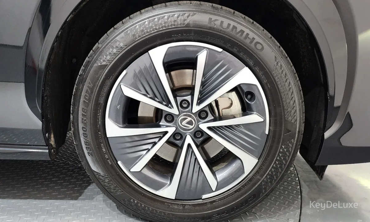 Lexus RZ450e Luxury