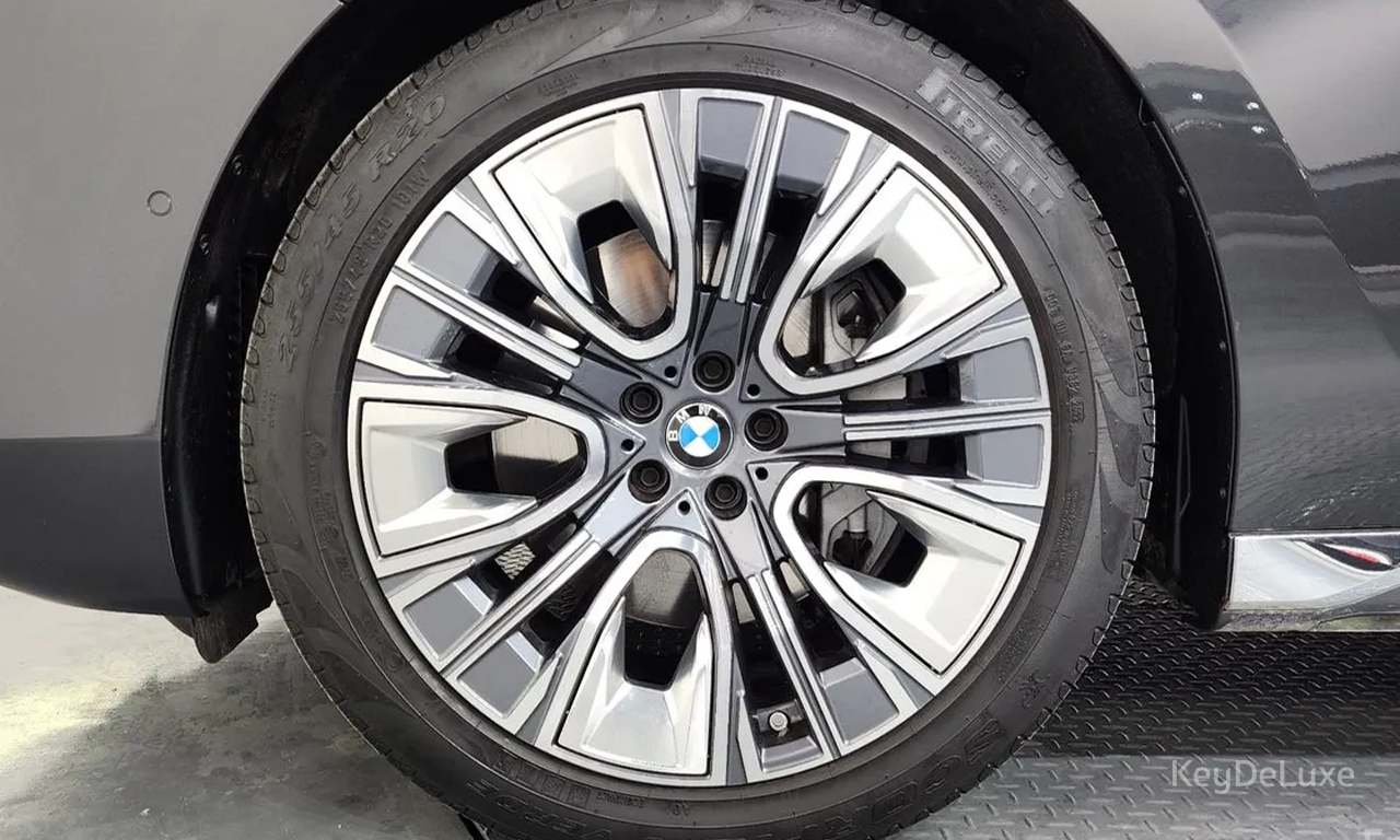 BMW 740i sDrive