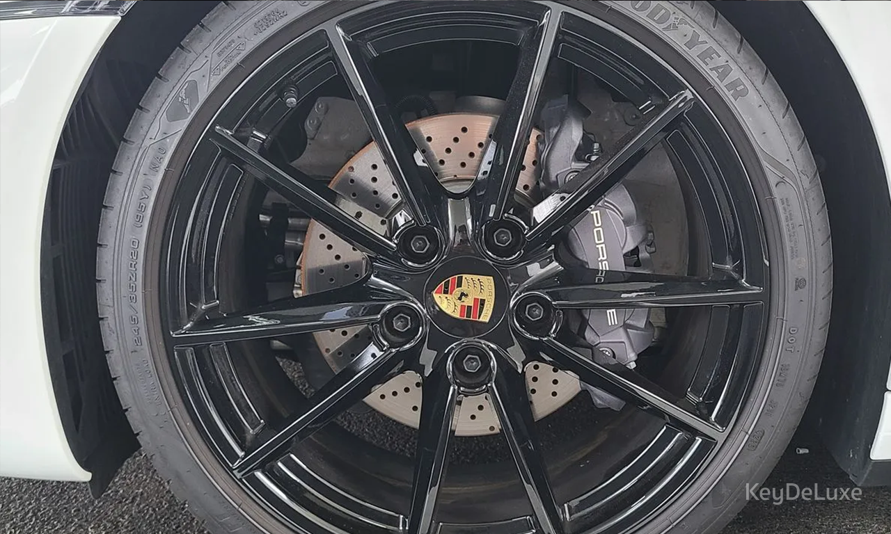 Porsche 911 Carrera (992)