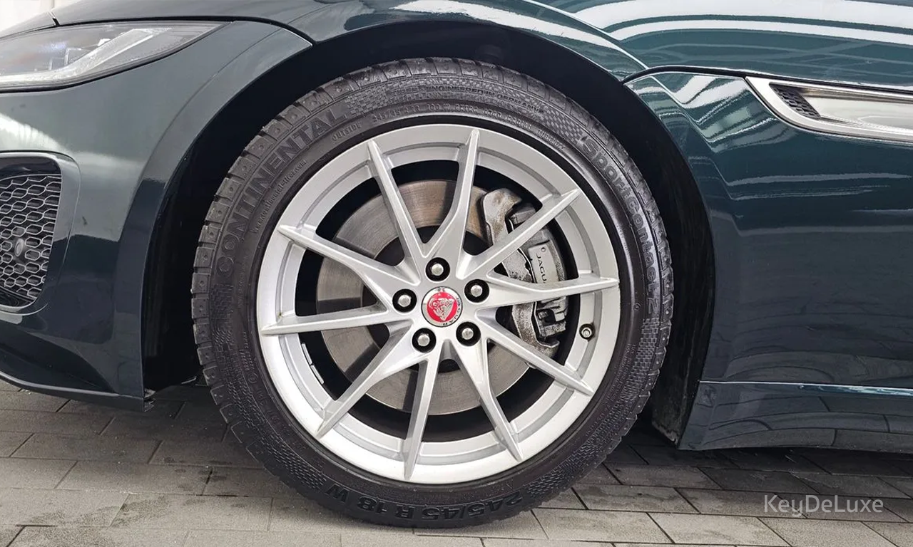 Jaguar F-TYPE P300 Convertible (X152)