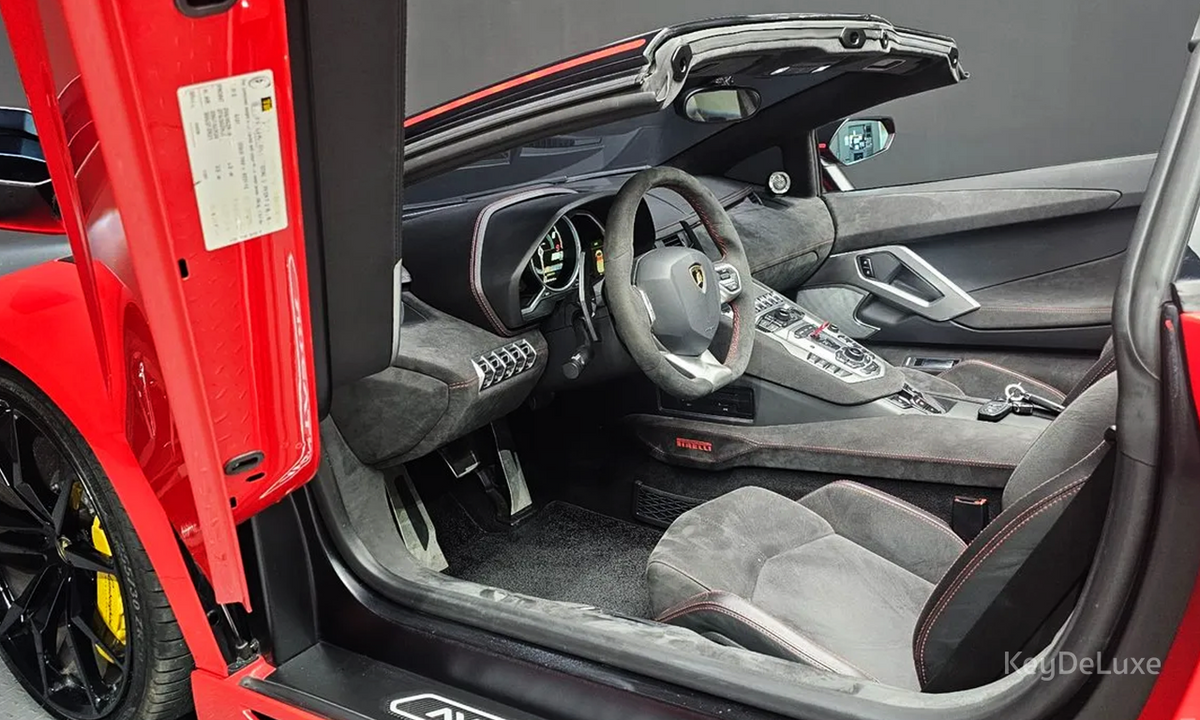 Lamborghini Aventador LP700-4 Roadster Pirelli Edition