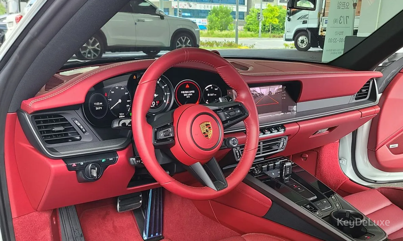Porsche 911 Carrera (992)